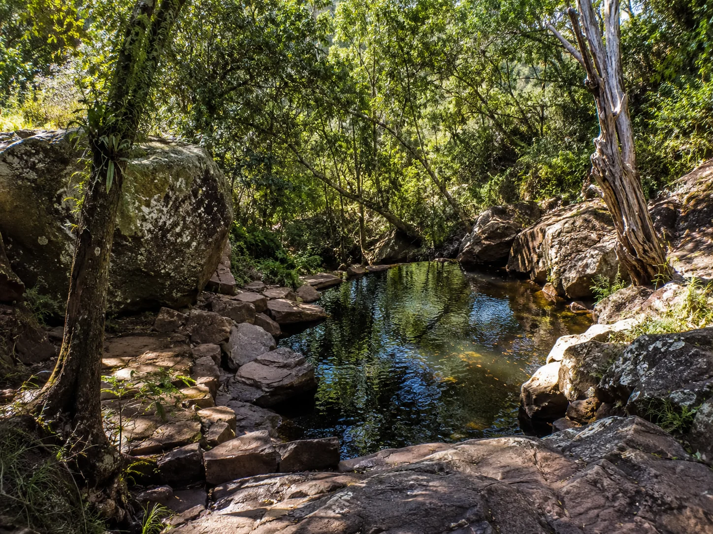 Poço do Boi de Ouro em Anicuns | WikiGoiás Poço do Boi de Ouro em Anicuns — WikiGoiás