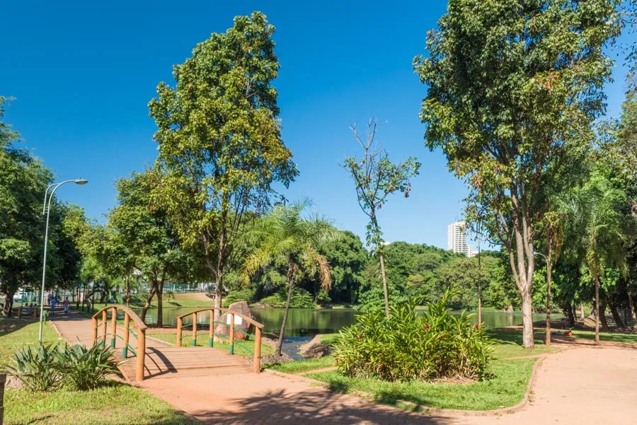 Ponte no Parque Areião em Goiânia