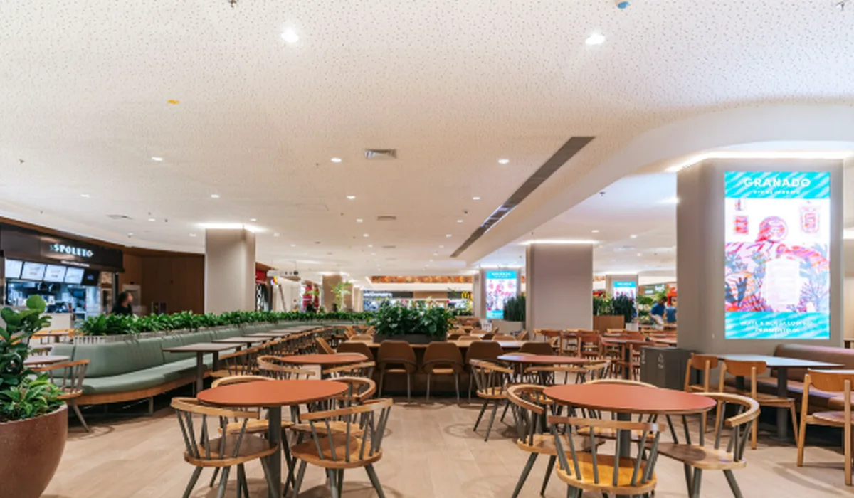 Praça de alimentação do Shopping Bougainville em Goiânia